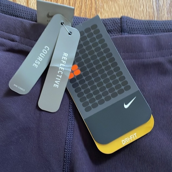 New NIKE Women Dri-Fit Running Shorts Navy Blue Women M NWT - Picture 2 of 6